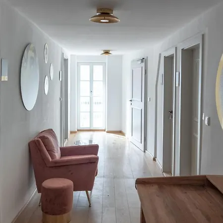 Ana Living Center By Arthotel Ana - Self-service-hotel 2*